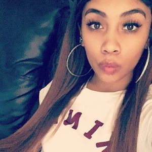 Meet your Posher, Jaqueline